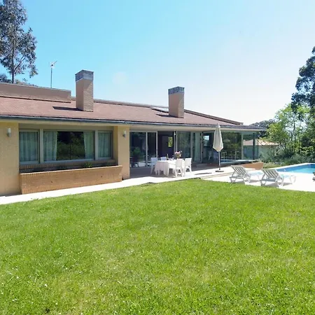 House & Pool At Apartmán