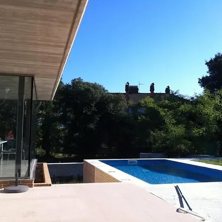 House & Pool At Somo