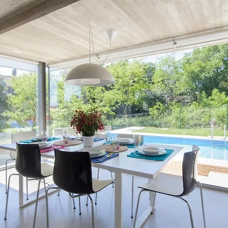 Apartmán House & Pool At Somo